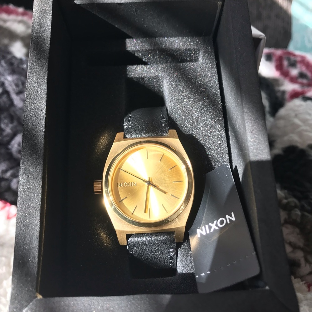 Nixon watch